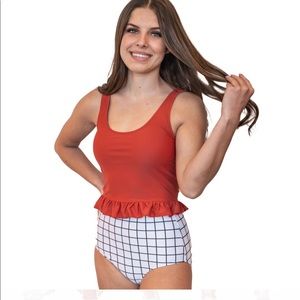 BNWOT Janelabay XS rust criss cross tankini top